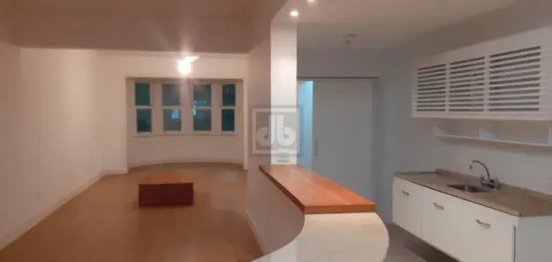 Apartamento com 3 Quartos à venda, 130m² no Leme, Rio de Janeiro