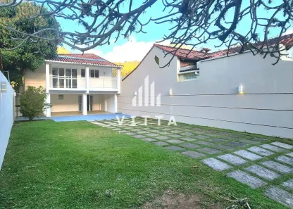 Casa com 3 Quartos para alugar, 400m² no Nogueira, Petrópolis