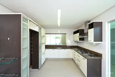 Casa de Condomínio com 3 Quartos para alugar, 270m² no Loteamento Portal do Sol II, Goiânia