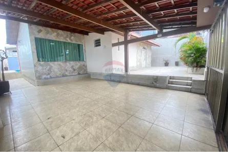 Casa com 4 Quartos à venda, 246m² no Adrianópolis, Manaus
