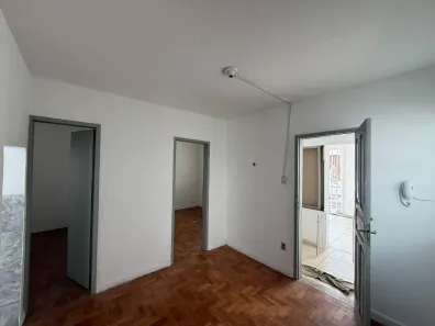 Casa com 2 Quartos para alugar, 80m² no São Marcos, Belo Horizonte