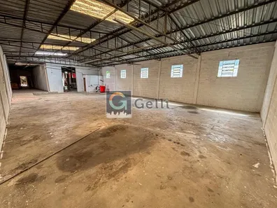 Galpão/Depósito/Armazém para alugar, 339m² no Quarteirão Brasileiro, Petrópolis