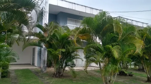 Casa de Condomínio com 4 Quartos para alugar, 150m² no Buraquinho, Lauro de Freitas