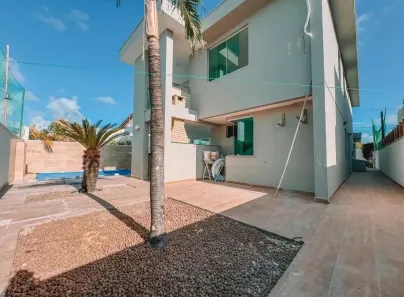 Casa de Condomínio com 5 Quartos para alugar, 350m² no Ponta Negra, Natal