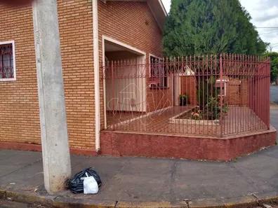 Casa com 3 Quartos à venda, 181m² no Centro, Araraquara