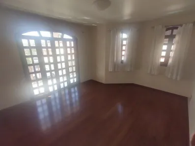 Sobrado com 11 Quartos para alugar, 400m² no Guará I, Brasília