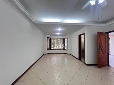 Casa de Condomínio com 3 Quartos para alugar, 164m² no Granja Olga III, Sorocaba