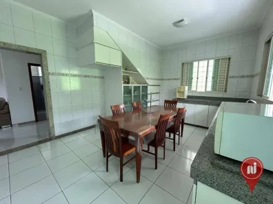 Casa com 5 Quartos para venda ou aluguel, 270m² no Ingá, Betim