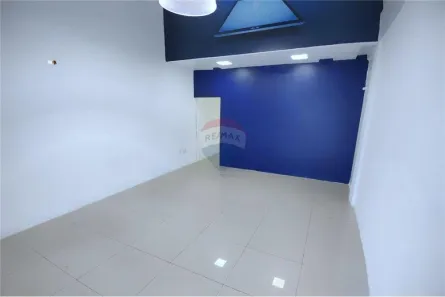 Ponto Comercial para alugar, 80m² no Candelária, Natal