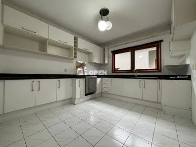 Casa de Condomínio com 3 Quartos para alugar, 120m² no Igara, Canoas
