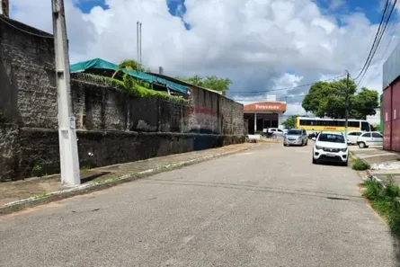 Galpão/Depósito/Armazém para alugar, 670m² no Quintas, Natal