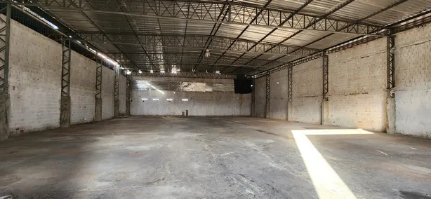 Galpão/Depósito/Armazém para alugar, 670m² no Quintas, Natal