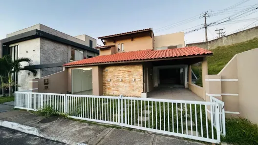 Casa de Condomínio com 4 Quartos à venda, 200m² no Centro, Lauro de Freitas