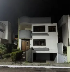 Casa de Condomínio com 5 Quartos para alugar, 200m² no Pitimbu, Natal