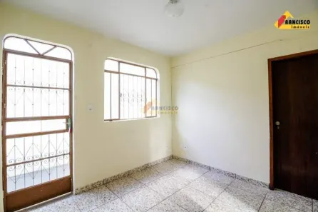 Casa com 3 Quartos para alugar, 79m² no Tietê, Divinópolis