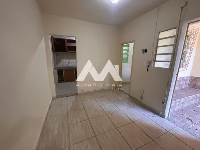 Casa com 2 Quartos para alugar, 60m² no Cruzeiro, Belo Horizonte