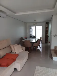 Casa com 2 Quartos para alugar, 90m² no Igara, Canoas