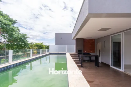 Casa de Condomínio com 4 Quartos à venda, 272m² no Jardins Valência, Goiânia