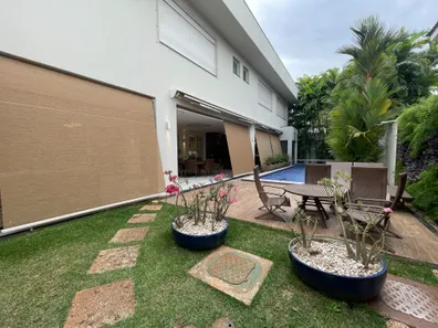 Sobrado com 4 Quartos para alugar, 512m² no Jardins Paris, Goiânia
