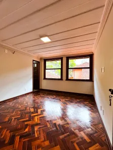 Apartamento com 3 Quartos para alugar, 176m² no Carangola, Petrópolis