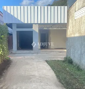 Ponto Comercial para venda ou aluguel, 692m² no Quissama, Petrópolis