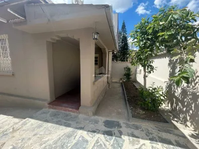 Casa com 4 Quartos para alugar, 150m² no Santa Efigênia, Belo Horizonte