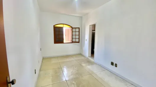 Casa com 2 Quartos para alugar, 70m² no Santa Tereza, Belo Horizonte