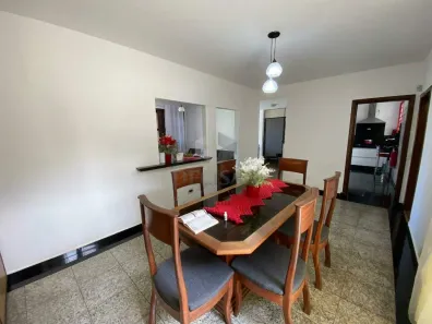 Casa com 4 Quartos à venda, 250m² no São Lucas, Belo Horizonte