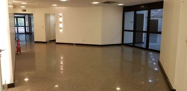 Sala Comercial para alugar, 891m² no Asa Norte, Brasília