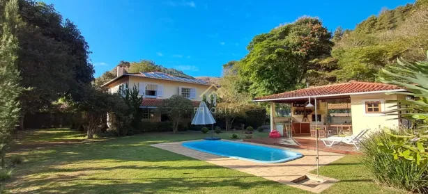 Casa com 5 Quartos para venda ou aluguel, 2000m² no Cuiabá, Petrópolis