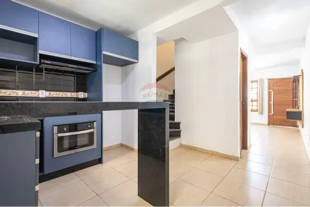 Sobrado com 2 Quartos à venda, 67m² no Jardim do Bosque, Cachoeirinha