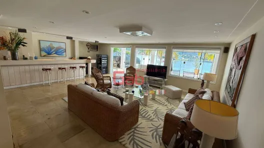 Casa de Condomínio com 5 Quartos para venda ou aluguel, 720m² no Centro, Cabo Frio