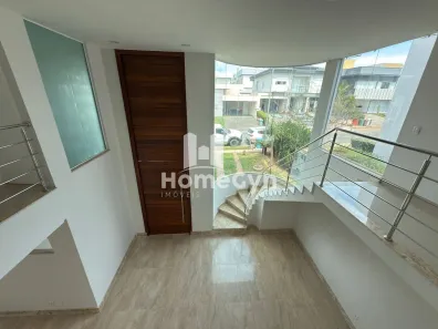 Sobrado com 4 Quartos para alugar, 387m² no Jardins Valência, Goiânia