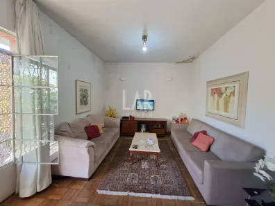 Casa com 4 Quartos para alugar, 241m² no Santo Antônio, Belo Horizonte