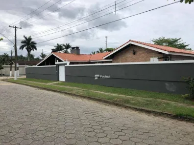 Casa com 3 Quartos para alugar, 250m² no Balneário Praia do Pernambuco, Guarujá