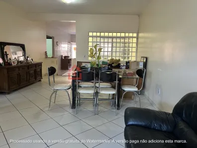 Casa com 3 Quartos à venda, 240m² no Sobradinho, Brasília