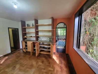 Casa com 7 Quartos para alugar, 275m² no Carangola, Petrópolis