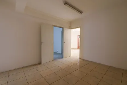 Sala Comercial para alugar, 66m² no Zona Industrial, Brasília