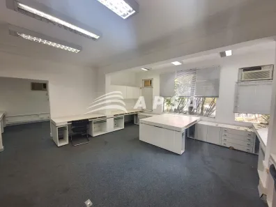Prédio Comercial para alugar, 599m² no Urca, Rio de Janeiro