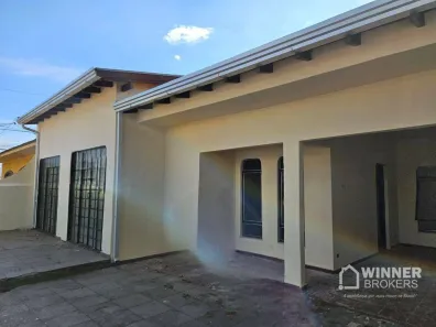 Casa com 3 Quartos para venda ou aluguel, 156m² no Centro, Paranavaí