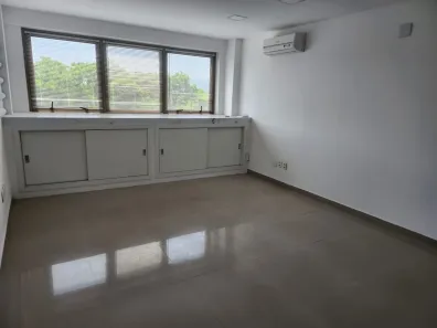 Sala Comercial para alugar, 30m² no Barra Olímpica, Rio de Janeiro