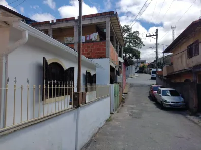 Casa com 3 Quartos para alugar, 90m² no Samambaia, Petrópolis