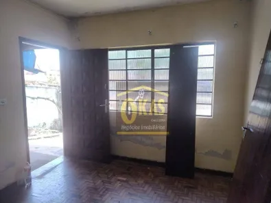 Casa com 2 Quartos para alugar, 100m² no Vila Colorado, Suzano