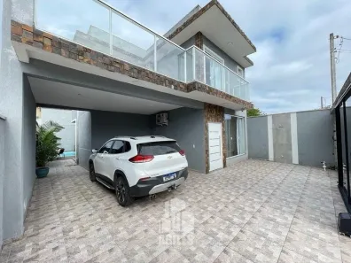 Sobrado com 3 Quartos à venda, 220m² no Perequê, Matinhos