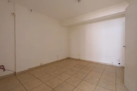 Sala Comercial para alugar, 66m² no Zona Industrial, Brasília