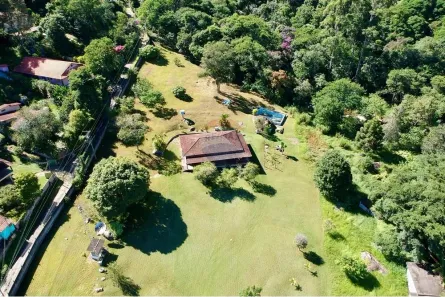 Fazenda/Sítio com 5 Quartos à venda, 312m² no Corrêas, Petrópolis