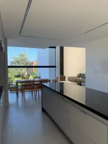 Casa de Condomínio com 4 Quartos para alugar, 394m² no Alphaville (Abrantes), Camaçari