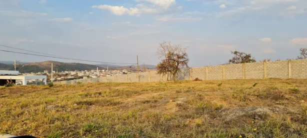 Lote/Terreno com 1 Quarto à venda, 360m² no Centro, Formiga