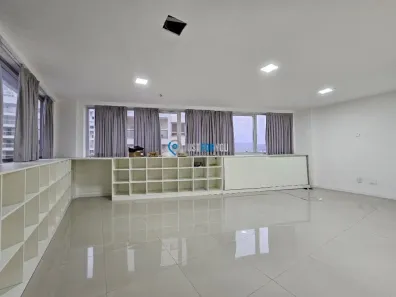 Sala Comercial para alugar, 45m² no Barra Olímpica, Rio de Janeiro