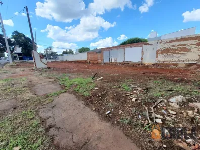 Lote/Terreno para alugar, 420m² no Centro, Campo Mourão